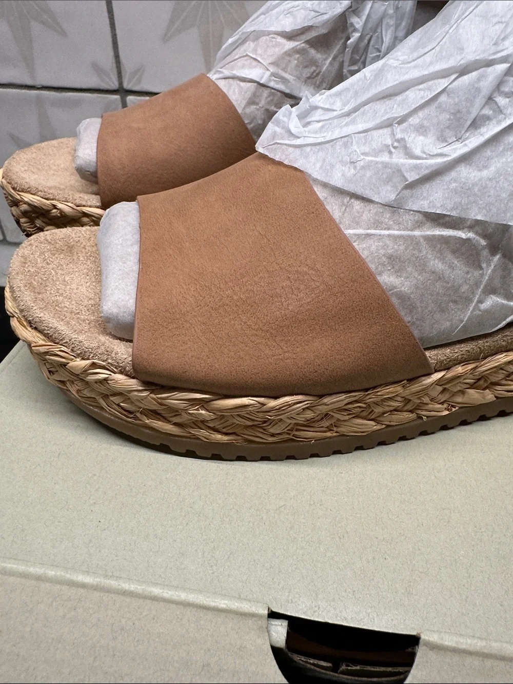 SOUL by NaturalizerWomen’s Tan Espadrille Wedge Sandals - Deara Size 6.5 NIB